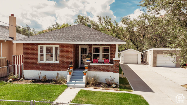 Photo 2 for MLS #2107558 at 180 Roosevelt St
