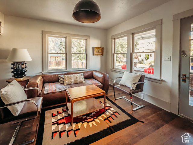 Photo 8 for MLS #2107558 at 180 Roosevelt St