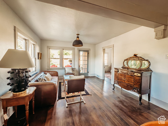 Photo 6 for MLS #2107558 at 180 Roosevelt St