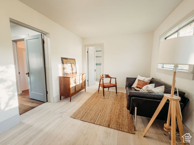 Photo 17 for MLS #2107558 at 180 Roosevelt St