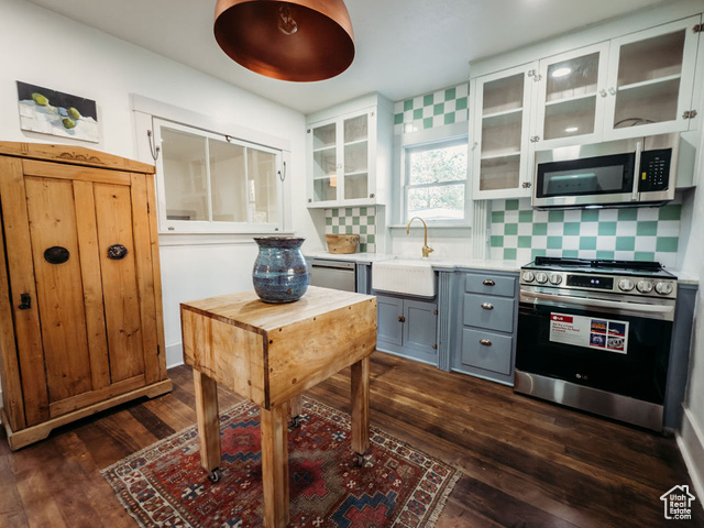 Photo 13 for MLS #2107558 at 180 Roosevelt St