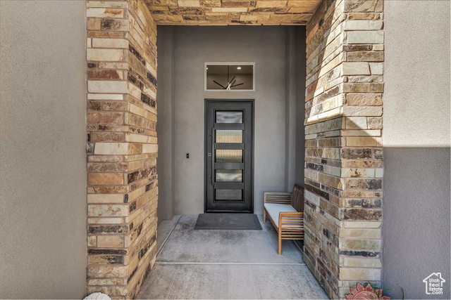 Photo 4 for MLS #2107578 at 483 W Palo Verde Way