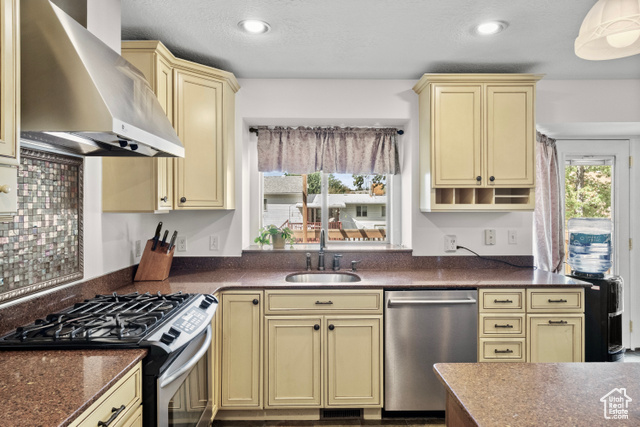 Photo 10 for MLS #2107600 at 1199 E Tiger Eye Dr