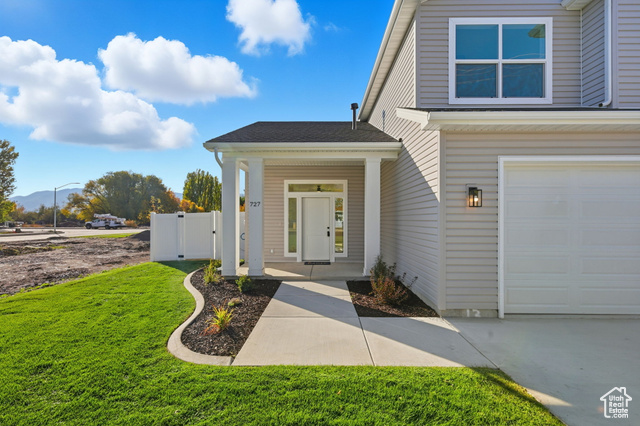 Photo 3 for MLS #2107605 at 727 S Robison Ln