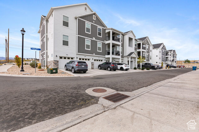 1787 N FESTIVE WAY #302, Saratoga Springs UT 84045