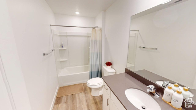 Photo 13 for MLS #2107608 at 39 N Wayne Way