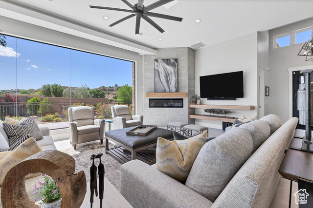 Photo 21 for MLS #2107615 at 1648 S Quartz Dr