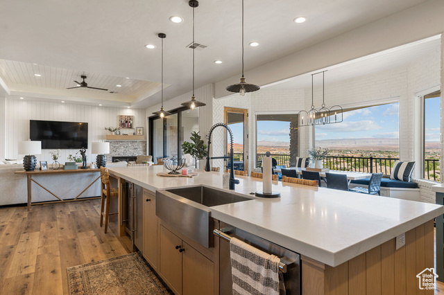 Photo 16 for MLS #2107623 at 1343 W Cambridge Ave #204