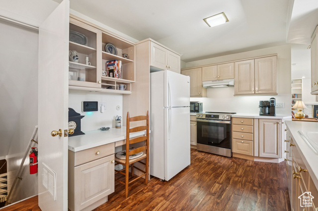 Photo 9 for MLS #2107639 at 1970 E Logan Ave