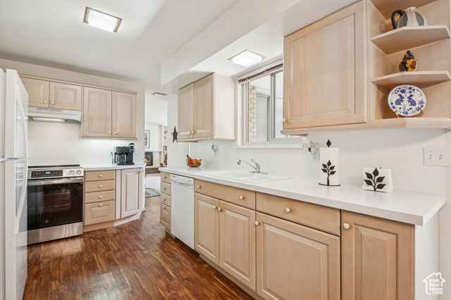 Photo 10 for MLS #2107639 at 1970 E Logan Ave