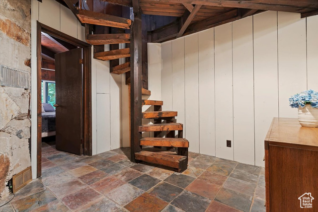 2889 Stewart Rd E 10
