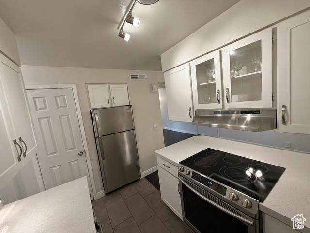 Photo 7 for MLS #2107675 at 2220 E Murray Holladay Rd #405