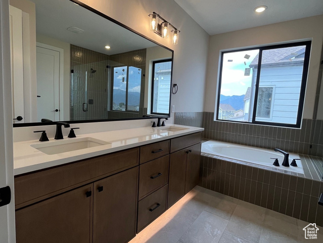 Photo 8 for MLS #2107679 at 2752 E Hayloft Ln #210
