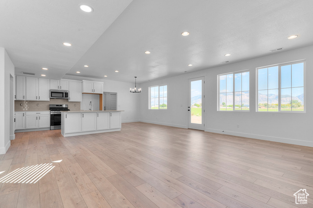 Photo 10 for MLS #2107688 at 1944 S 2425 West