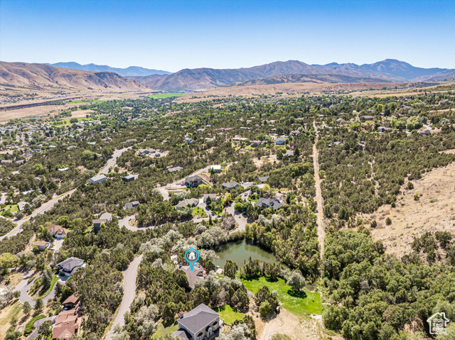 Photo 8 for MLS #2107712 at 1420 Cedar Lake Rd