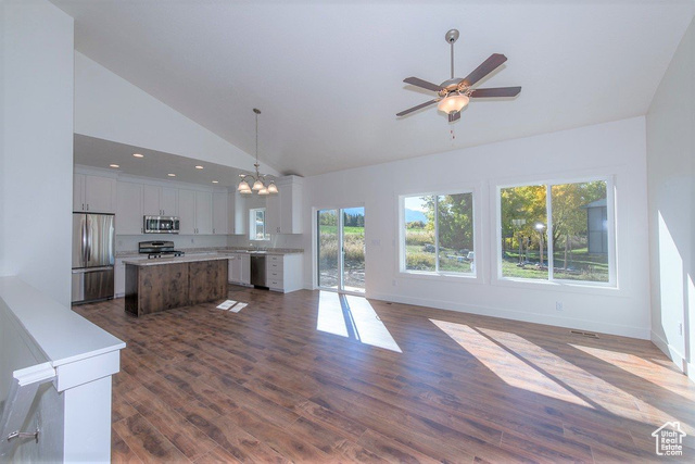 Photo 7 for MLS #2107770 at 808 W 70 North
