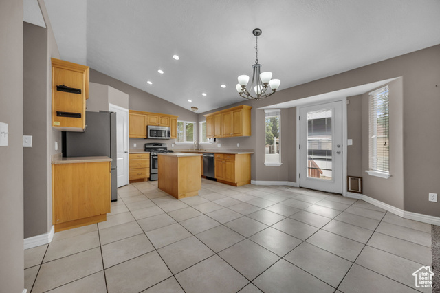 Photo 10 for MLS #2107828 at 2453 W Goldenpointe Way