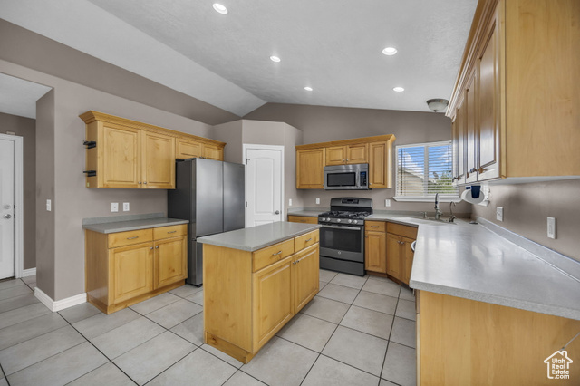 Photo 12 for MLS #2107828 at 2453 W Goldenpointe Way