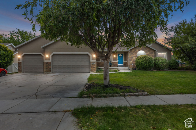 2453 W GOLDENPOINTE WAY, West Jordan UT 84088