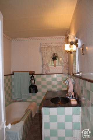 Photo 14 for MLS #2107847 at 22 E Main St