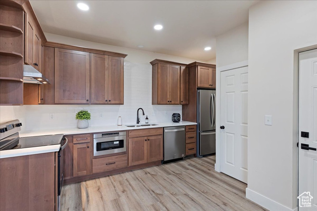 Photo 12 for MLS #2107851 at 275 W 34th St