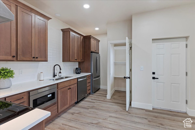 Photo 13 for MLS #2107851 at 275 W 34th St