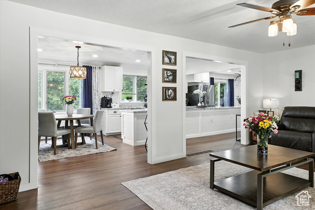 Photo 11 for MLS #2107852 at 2603 E Summerwood Dr