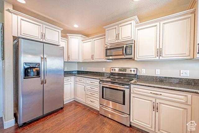 Photo 10 for MLS #2107863 at 1687 E Downwater St