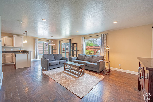 Photo 5 for MLS #2107863 at 1687 E Downwater St