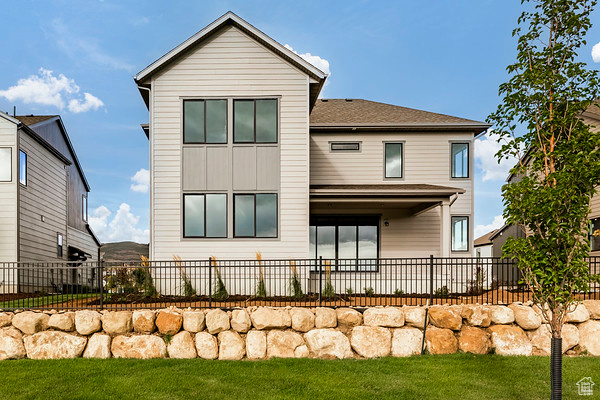 Photo 2 for MLS #2107887 at 2762 E Hayloft Ln #209