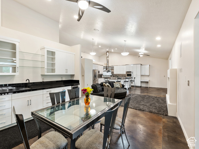 Photo 17 for MLS #2107889 at 605 W Aspen Rd