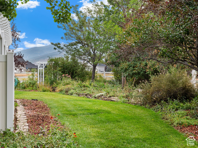 Photo 53 for MLS #2107889 at 605 W Aspen Rd