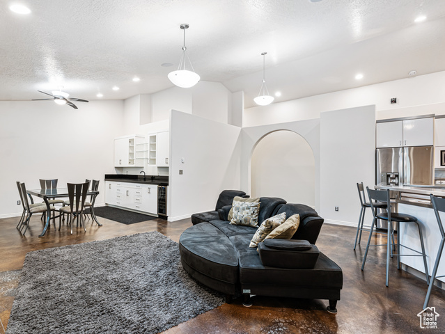 Photo 24 for MLS #2107889 at 605 W Aspen Rd