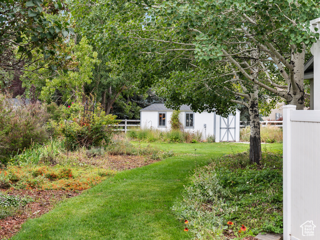 Photo 52 for MLS #2107889 at 605 W Aspen Rd