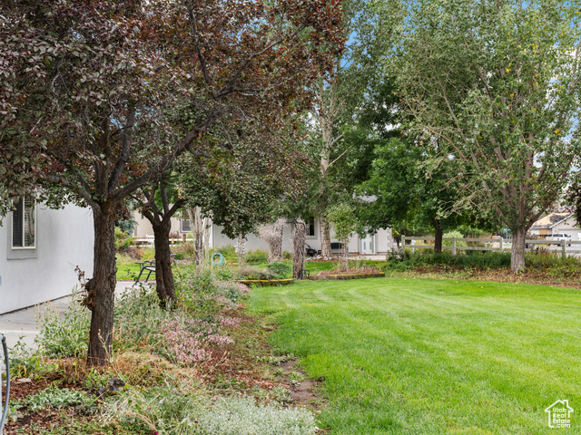 Photo 65 for MLS #2107889 at 605 W Aspen Rd