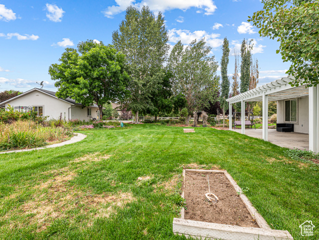 Photo 57 for MLS #2107889 at 605 W Aspen Rd