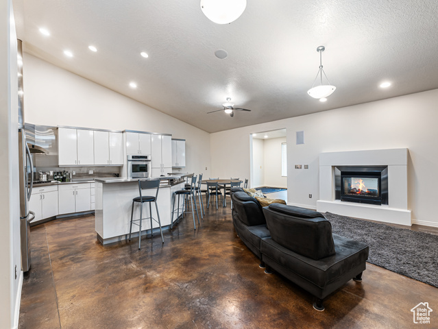 Photo 15 for MLS #2107889 at 605 W Aspen Rd