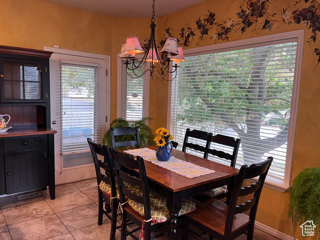 Photo 8 for MLS #2107902 at 567 W 3575 South