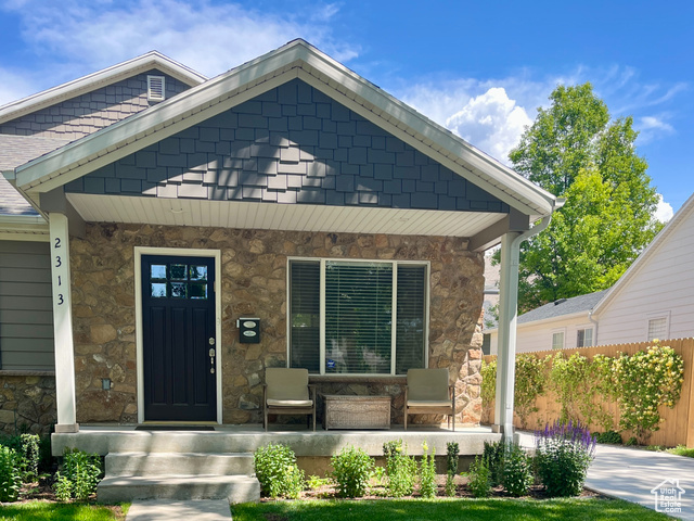 Photo 2 for MLS #2107916 at 2313 S Wellington St