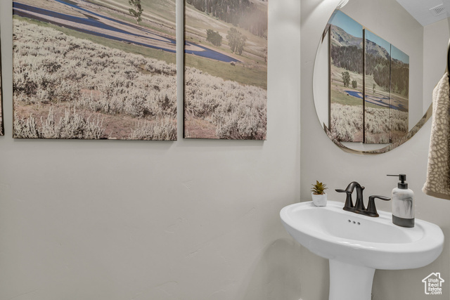 Photo 23 for MLS #2107953 at 2526 S Gritton St