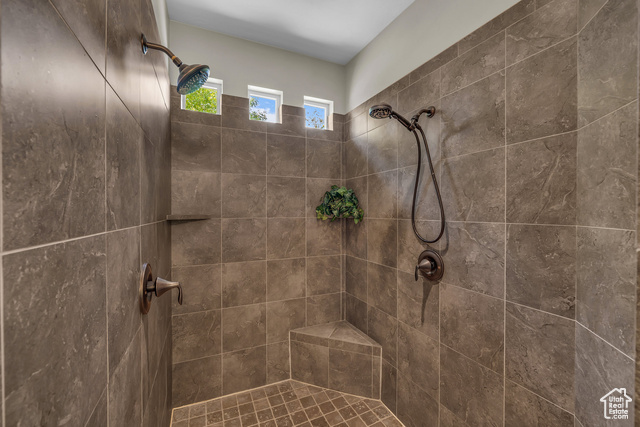 Photo 16 for MLS #2107953 at 2526 S Gritton St