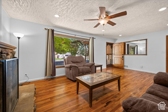 Photo 9 for MLS #2107988 at 1324 S Liberty Avenue