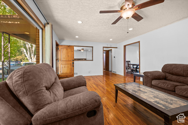 Photo 11 for MLS #2107988 at 1324 S Liberty Avenue