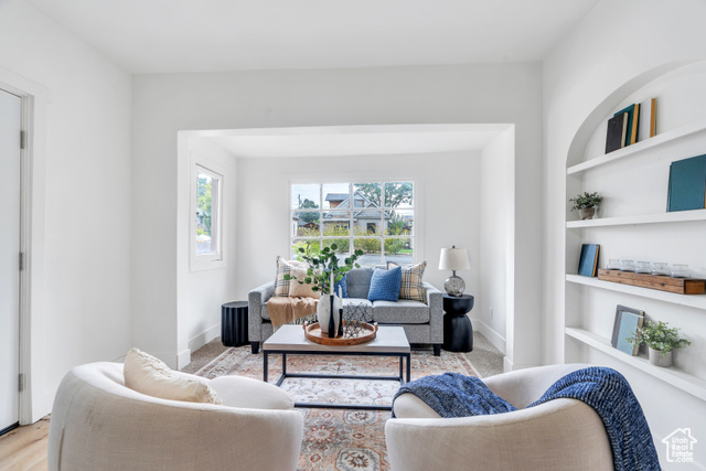 Photo 2 for MLS #2107993 at 653 E Hollywood Ave