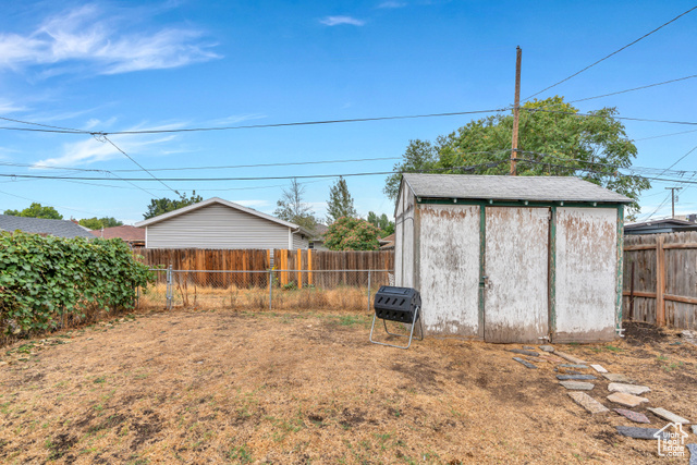 Photo 21 for MLS #2107993 at 653 E Hollywood Ave
