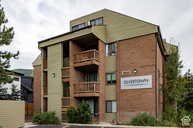 Photo 4 for MLS #2108016 at 1509 Park Ave #403