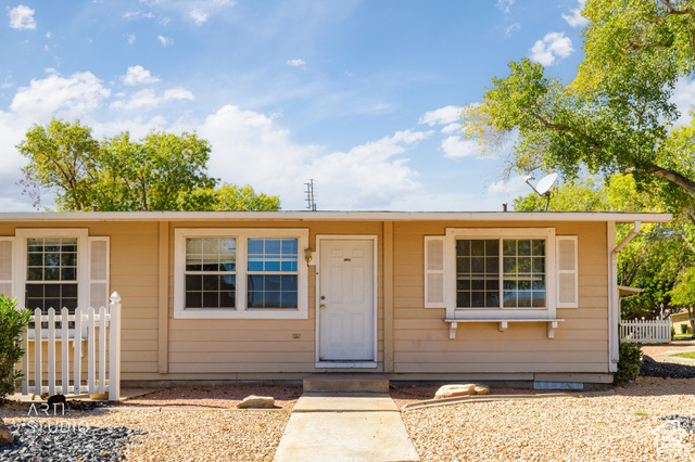 View photos for 600 N 2450 East #1003 MLS #2108038 - 600 N 2450 East #1003