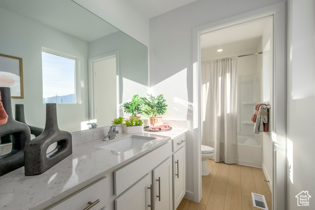 Photo 11 for MLS #2108055 at 6063 W Garnet Grove Way #228