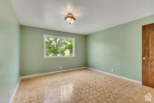 Photo 9 for MLS #2108107 at 1060 E Sleepy Hollow Ln