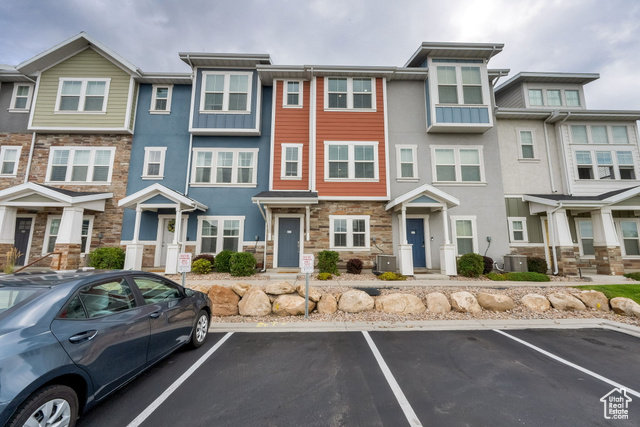 MLS #2108113 - 303 N 725 East
